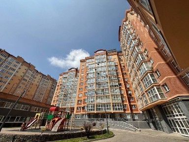 Продам 2-х кімнатну новобудову на Рівненській з власною терасою