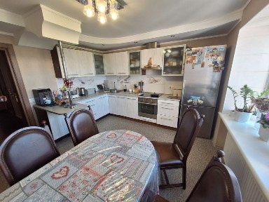 Большая трехкомнатная квартира, ЮЗР, 115кв. (і1