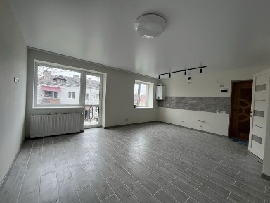 Продам квартиру з ремонтом