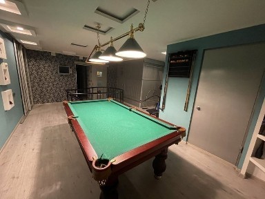 Продаж великої, дворівневої квартири на Митниці.