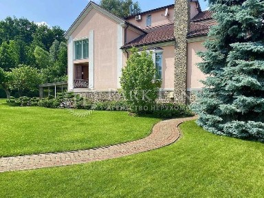 Оренда будинку під горою. 5 спалень. 30 соток землі.