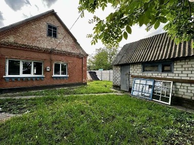 Продам будинок в смт. Гребінки/Є-відновлення