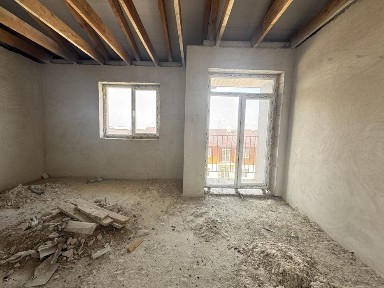 Продаж дворівневої 2-ох кімн квартири в с. Ременів