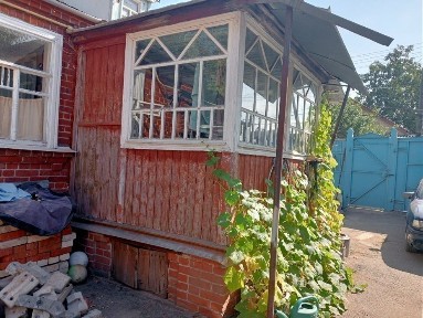 Продам 1/2 частину будинку.