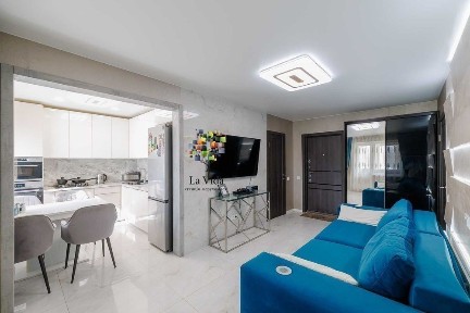 Лівобережна! Русанівка! Новий ремонт! Все залишається! Низький поверх!