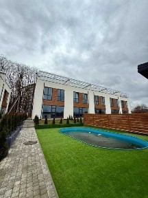 Таунхаус на березі озера! 2 тераси, басейн, 3 рівні - ЗДАНИЙ!