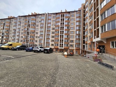 Продається 2-кімнатна новобудова на Героїв Майдану