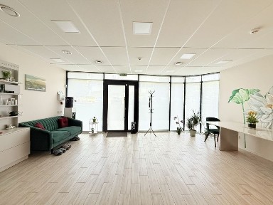 Продаж приміщення на 1 поверсі з ремонтом