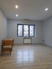 Киев, Вузовская ул., 4