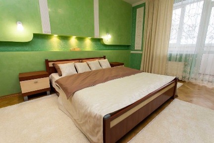 Центр. Вул. Липова. З кімнати. Звітні документи. Квартира подобово