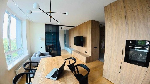 Дизайнерська 2-кімнатна квартира у ЖК “Файна Таун” (58 м²)