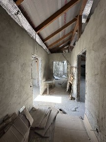 Продається простора 3-кімнатна мансардна квартира 107м2