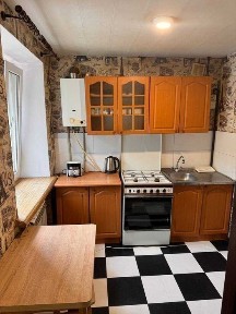 Продам 2 комн квартиру пр. Богдана Хмельницького 45