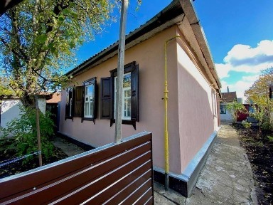 Продам ДОМ г. Лозовая в городе (р-н поликлиники)