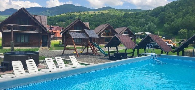 Котедж з 3 спальнями в Карпатах. Чан, сауна. Оренда подобово, відпочинок