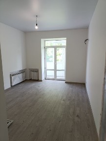 Продаж 3 кімнатної квартири з ремонтом в центрі