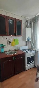 Двокімнатна квартира. Центр. Кімнати роздільні. Меблі. Побутова техніка