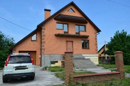 Петропавлівське, Абрикосова 16