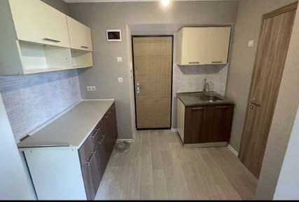 Продаётся уютная малосемейка с ремонтом, в центре города.