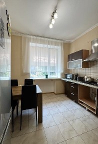 Гарна 2к сталінка в центрі міста, Нез України, 82