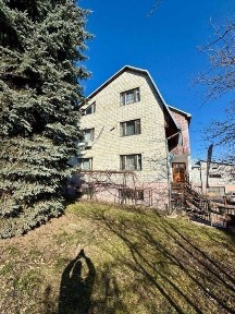 Продаж 4-х поверхового будинку с. Соснівка 6 км. до Львова