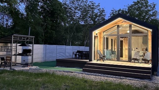 Подобова оренда Будинку на березі Дніпра 6/8 чоловік