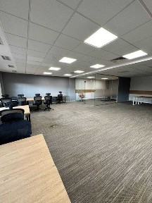 Оренда офісу на вул. Гнатюка, 900м2. Є генератор!