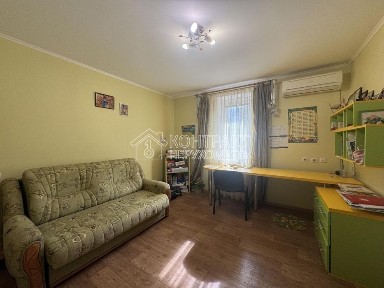 Продам 2к квартиру Центр Клочківська