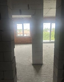 Продаж 1,5-кімнатної чорнової квартири