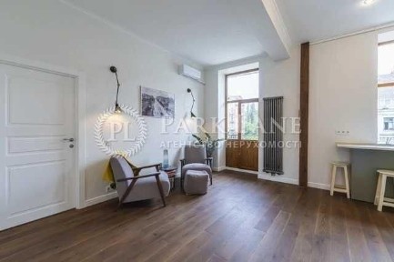 Продаж Богдана Хмельницького 57 Ексклюзивна квартира ЦЕНТР 2к 58кв NEW