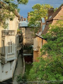 СВІТЛО Є! Двохкімнатна квартира подобово в найближчому центрі Львова!