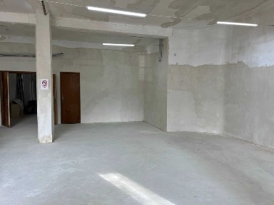 Комплекс бізнес приміщень + земля Коломийська фасад