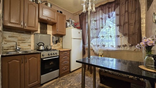 Продам чудову з кап. ремонтом 3х кв. вул. Ракітіна (Суха Балка)