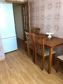 Продам двокімнатну на вул. Вернадського (Дзержинського) буд. 1