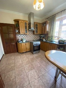 Продаж будинку на Вокзальній