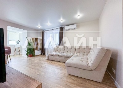 Идеальная 3х комн с панорамным балконом в центре города