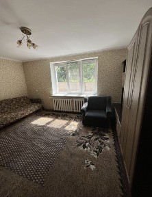 Продаж частини будинку в самому центрі міста. Окремий двір, торгуємось