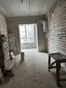 Велика 2-кімнатна \3 поверх \ будинок зданий