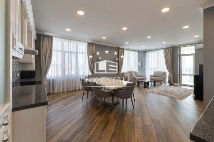 Київ, Печерський, вулиця Андрія Верхогляда 9