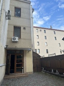 Здається в оренду комерційна нерухомість м. Ужгород вул. Льва Толстого