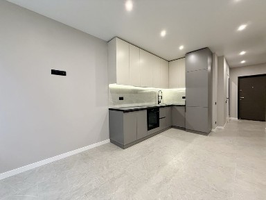 Однокімнатна з кухнею-студією та гардеробом в новобудові! 3 поверх!