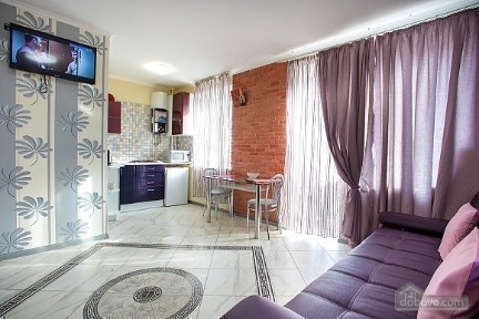 Студия посуточно 40 м², 8-го Марта ул., 34