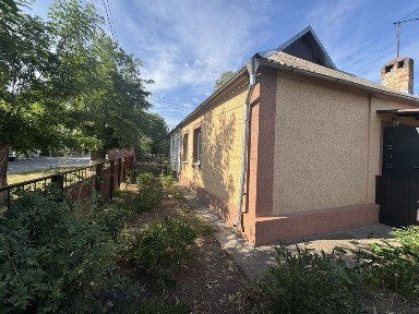 Продається будинок в Шахтарі.