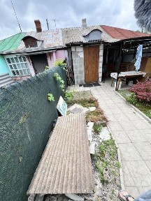 Власник. Продам частину будинку біля Південного вокзалу. Терміново.