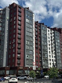 Комерція в центрі, ЖР''Кнгяинин