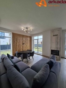 Продам таунхаус преміум-класу з ремонтом. Біля річки!