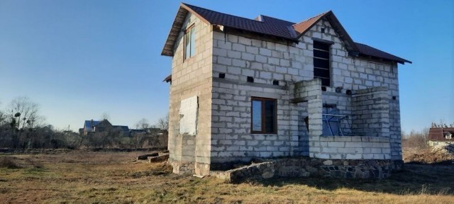 Недобудований будинок