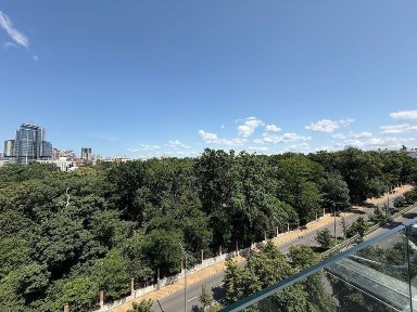 Київ, Голосіївський, вулиця Павла Скоропадського 25