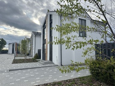 Котедж 106 кв. м з документами. 4,5 сотки землі. Можна в розстрочку