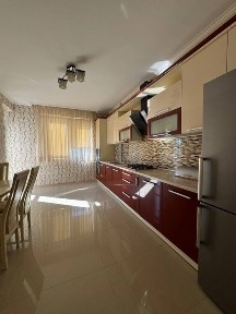 Продаж 2к квартири в центральній частині міста. Район Бам